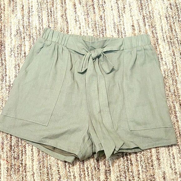 Gilli Light Green Shorts, Size Small - Picture 1 of 4
